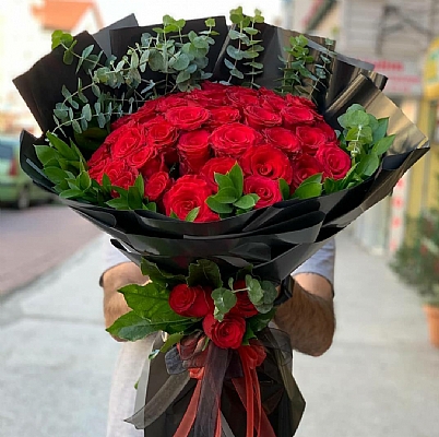 41 Kırmızı Gül Buketi