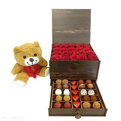 Ahşap Kutuda Güller, Çikolatalar ve Ayıcık