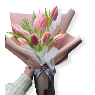 7 Pembe Lale Buketi