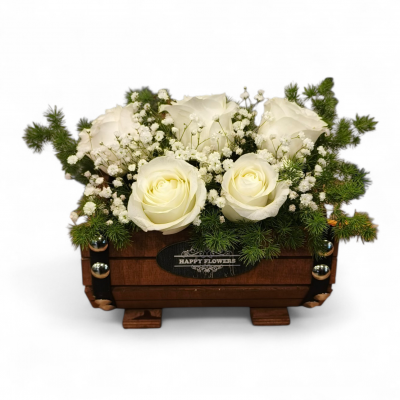 Ahşap Fıçıda Beyaz Güller