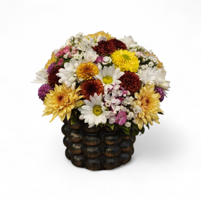 Taş Saksıda Mevsim Çiçekleri 